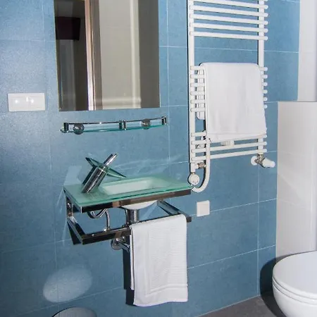 ベッド・アンド・ブレックファスト Medica 4*